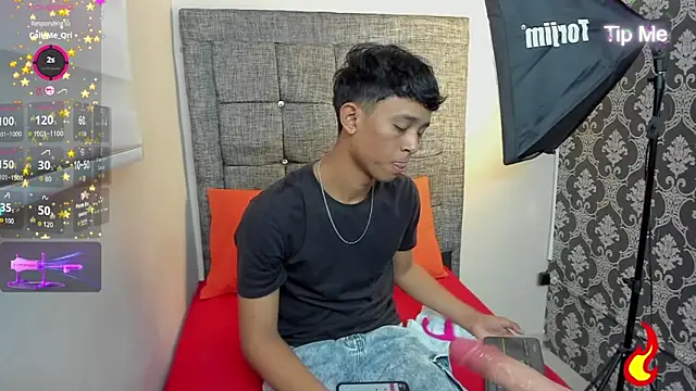 Little Twink19x online show from June 12, 2026, 7:44 pm