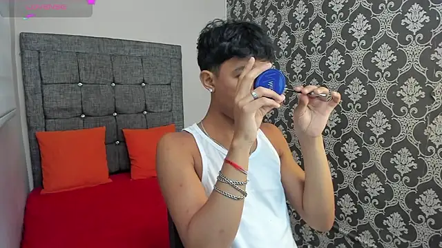 Little Twink19x online show from June 13, 2026, 7:34 pm