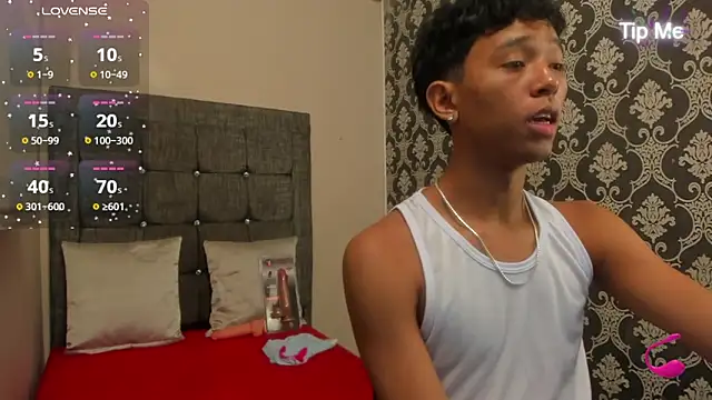 Little Twink19x online show from May 12, 2026, 7:09 pm