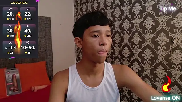 Little Twink19x online show from May 25, 2026, 7:45 pm
