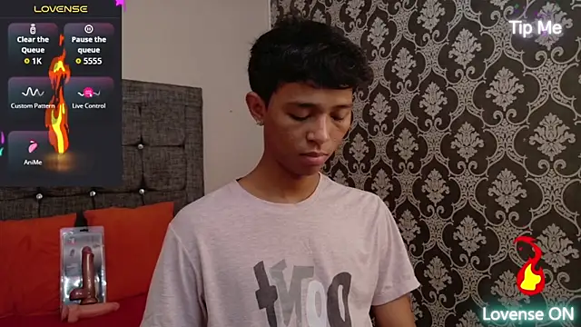 Little Twink19x online show from May 26, 2026, 7:23 pm