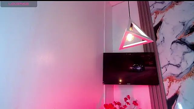 Snapshot of Alondra_Wile chatting on April 15, 2026, 7:18 pm Alondra Wile online show from April 15, 2026, 7:18 pm
