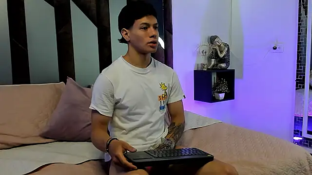 Snapshot of TonyPetrovjs chatting on March 1, 2026, 5:51 am TonyPetrovjs online show from March 1, 2026, 5:51 am