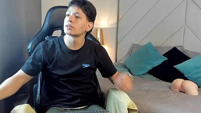 Snapshot of TonyPetrovjs chatting on March 14, 2026, 5:13 am TonyPetrovjs online show from March 14, 2026, 5:13 am