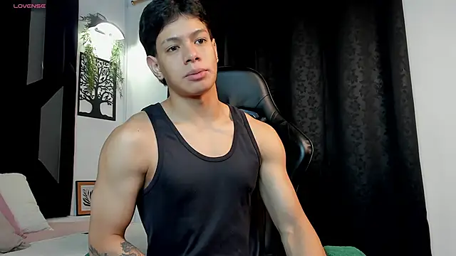 Snapshot of TonyPetrovjs chatting on March 13, 2026, 3:55 am TonyPetrovjs online show from March 13, 2026, 3:55 am