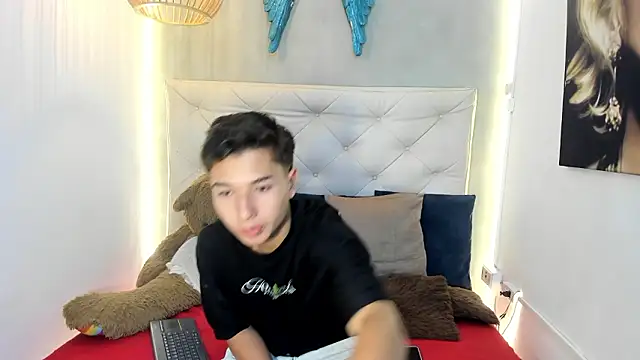 thiago cruz0 online show from March 19, 2026, 2:50 pm