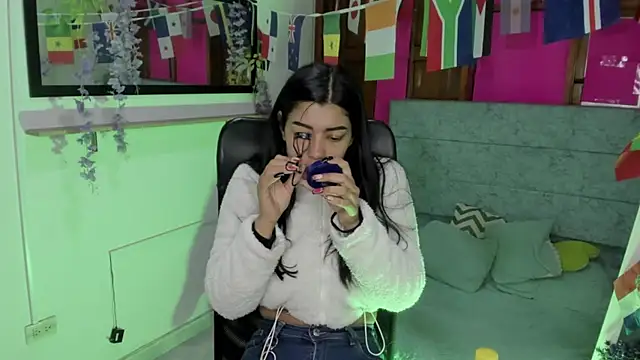 Snapshot of Aysha_winxs chatting on June 25, 2026, 3:26 am Aysha winxs online show from June 25, 2026, 3:26 am