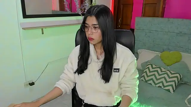 Aysha winxs online show from April 26, 2026, 3:59 am
