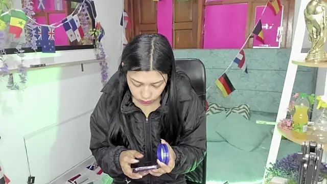 Snapshot of Aysha_winxs chatting on June 19, 2026, 3:23 am Aysha winxs online show from June 19, 2026, 3:23 am