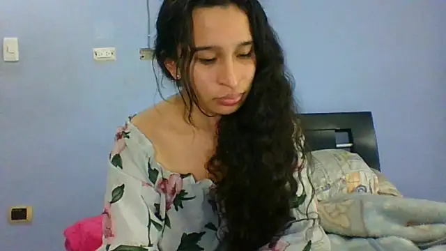 scarlettscottx  online show from May 14, 2026, 2:52 am