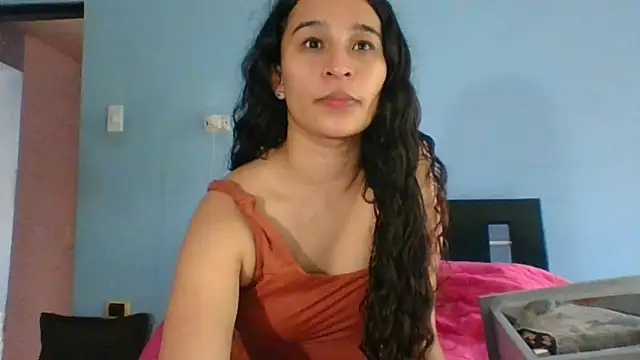 scarlettscottx  online show from May 17, 2026, 6:41 pm