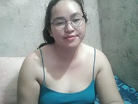 wildchinita00 online show from May 18, 2026, 6:29 am