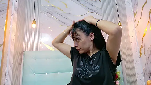 QueenSallyDesire online show from May 25, 2026, 2:55 am