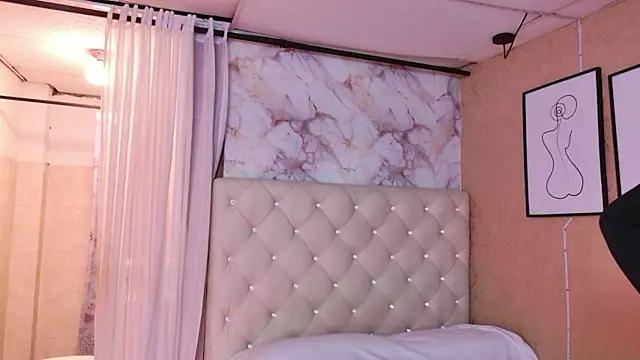 QueenSallyDesire online show from May 11, 2026, 2:02 am