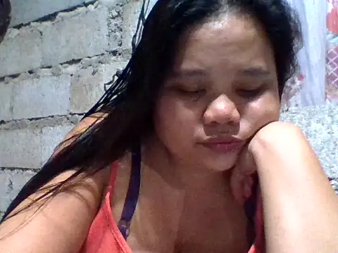 sweetlyn31 online show from May 8, 2026, 12:31 pm