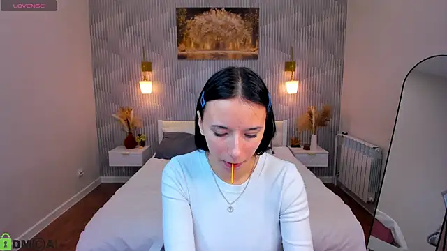 kitty-r0se online show from March 20, 2026, 12:55 am