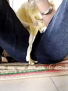 ngocbao11 online show from February 25, 2026, 6:24 am