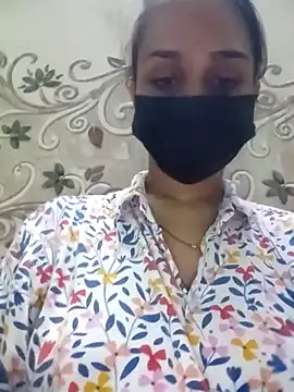 Snapshot of Vandana122 chatting on May 12, 2026, 10:54 am Vandana122 online show from May 12, 2026, 10:54 am