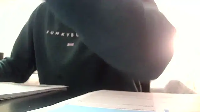 Snapshot of truble78 chatting on April 7, 2026, 6:59 am truble78 online show from April 7, 2026, 6:59 am