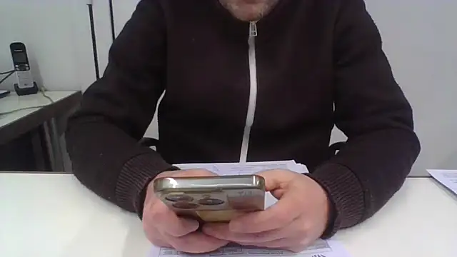 Snapshot of truble78 chatting on April 16, 2026, 7:42 am truble78 online show from April 16, 2026, 7:42 am