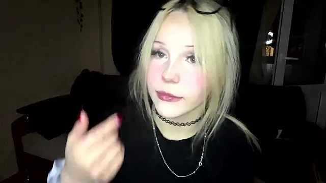 MysticKris online show from March 25, 2026, 6:51 pm