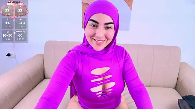 Snapshot of Malika_Noor chatting on March 18, 2026, 2:41 pm Malika Noor online show from March 18, 2026, 2:41 pm