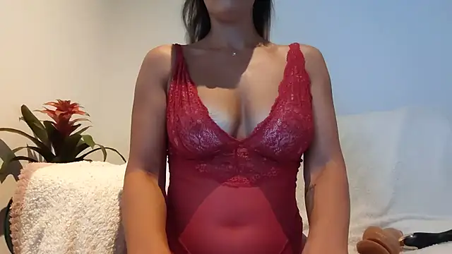 Snapshot of MelissaMia1 chatting on July 9, 2026, 4:13 am MelissaMia1 online show from July 9, 2026, 4:13 am