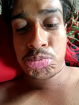 Snapshot of mmnnnnnhh chatting on April 15, 2026, 12:49 am mmnnnnnhh online show from April 15, 2026, 12:49 am