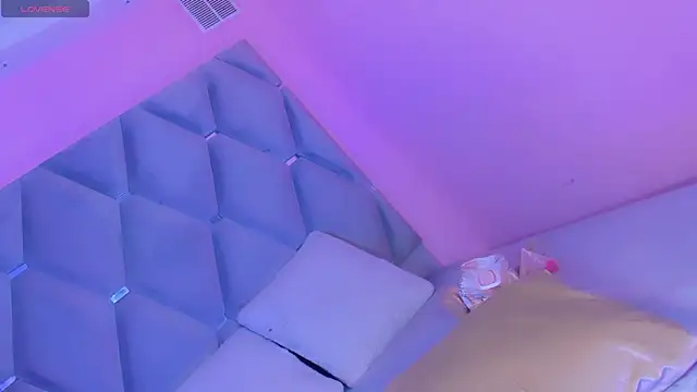 Daniiela Ember online show from April 1, 2026, 10:16 am