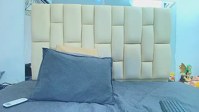 Lana Sliim online show from March 5, 2026, 12:13 pm