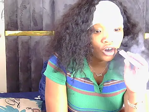 Divine Beautyxx online show from March 9, 2026, 2:09 pm