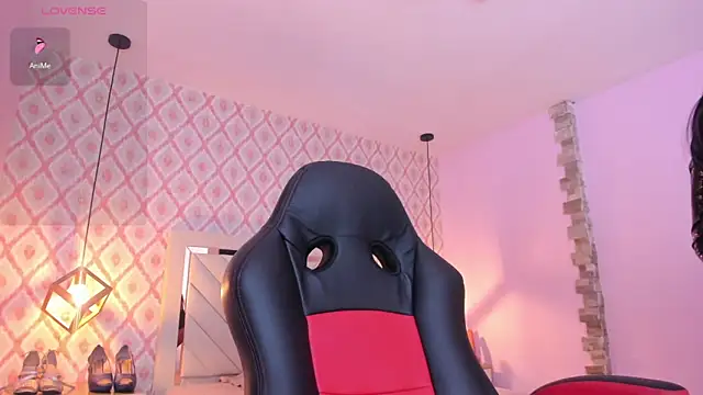 SAMANTACONNOR1 online show from April 15, 2026, 3:01 am