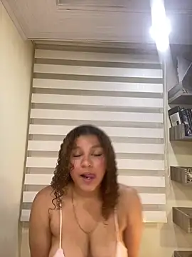 KendyLove  online show from April 25, 2026, 4:37 am