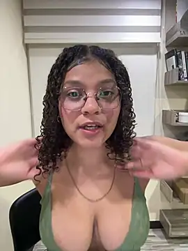 KendyLove  online show from May 16, 2026, 4:33 am