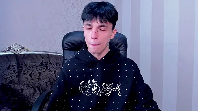 Snapshot of ClarkBev chatting on February 21, 2026, 1:40 am ClarkBev online show from February 21, 2026, 1:40 am