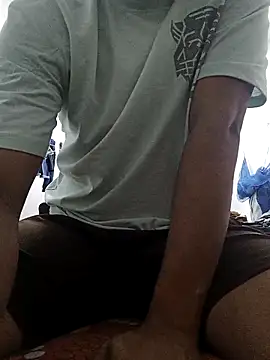 Snapshot of Darkion999 chatting on February 21, 2026, 1:02 pm Darkion999 online show from February 21, 2026, 1:02 pm