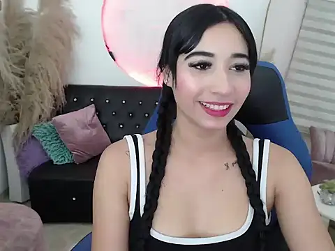 Snapshot of ivvoncute chatting on April 19, 2026, 4:24 am ivvoncute online show from April 19, 2026, 4:24 am
