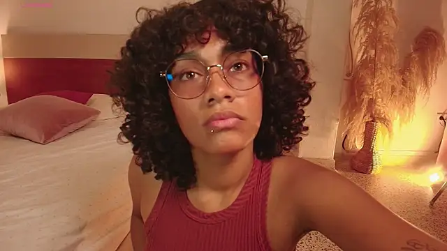 Meganlux1 online show from May 20, 2026, 7:55 pm