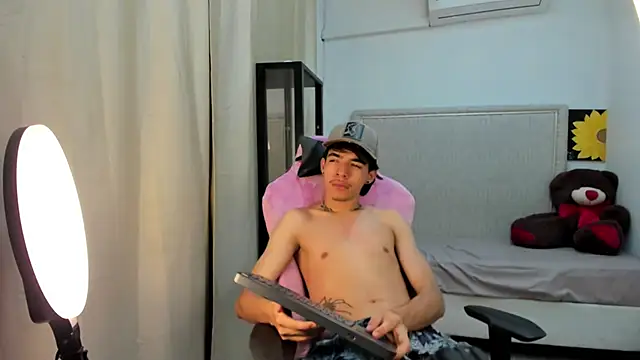 Snapshot of Bad_bunnyy_ chatting on March 18, 2026, 12:30 pm Bad bunnyy online show from March 18, 2026, 12:30 pm