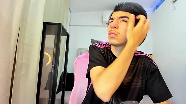 Snapshot of Bad_bunnyy_ chatting on March 17, 2026, 11:35 am Bad bunnyy online show from March 17, 2026, 11:35 am