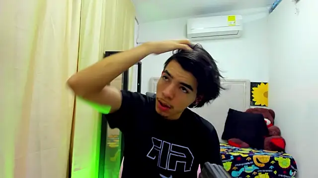 Snapshot of Bad_bunnyy_ chatting on March 25, 2026, 12:15 pm Bad bunnyy online show from March 25, 2026, 12:15 pm