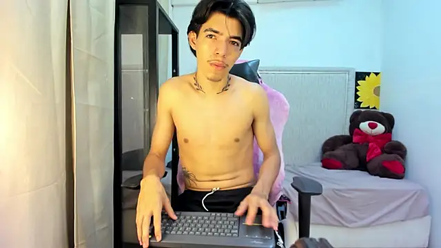 Snapshot of Bad_bunnyy_ chatting on March 15, 2026, 12:12 pm Bad bunnyy online show from March 15, 2026, 12:12 pm