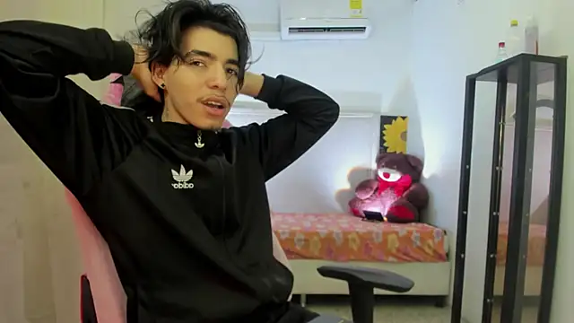 Snapshot of Bad_bunnyy_ chatting on April 10, 2026, 4:41 am Bad bunnyy online show from April 10, 2026, 4:41 am