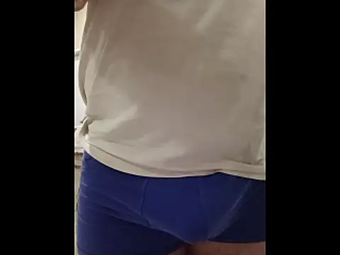 Snapshot of AlanInt chatting on April 11, 2026, 3:47 am AlanInt online show from April 11, 2026, 3:47 am