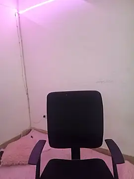 PamelaThoms online show from April 14, 2026, 2:33 pm