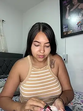 Snapshot of esmeralda_diaz_ chatting on February 21, 2026, 6:26 am esmeralda diaz online show from February 21, 2026, 6:26 am