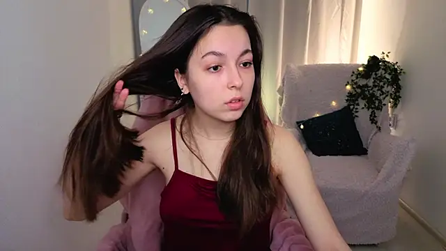 BellaThery online show from May 14, 2026, 5:15 am