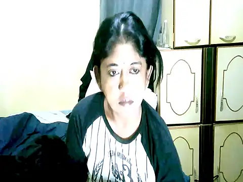 IndianPleasures21 online show from June 6, 2026, 1:22 am