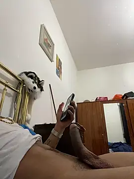 Snapshot of la_popoluard0 chatting on February 21, 2026, 8:22 pm la popoluard0 online show from February 21, 2026, 8:22 pm