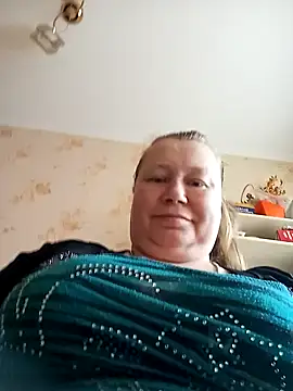 KiraStanton online show from May 12, 2026, 12:11 pm